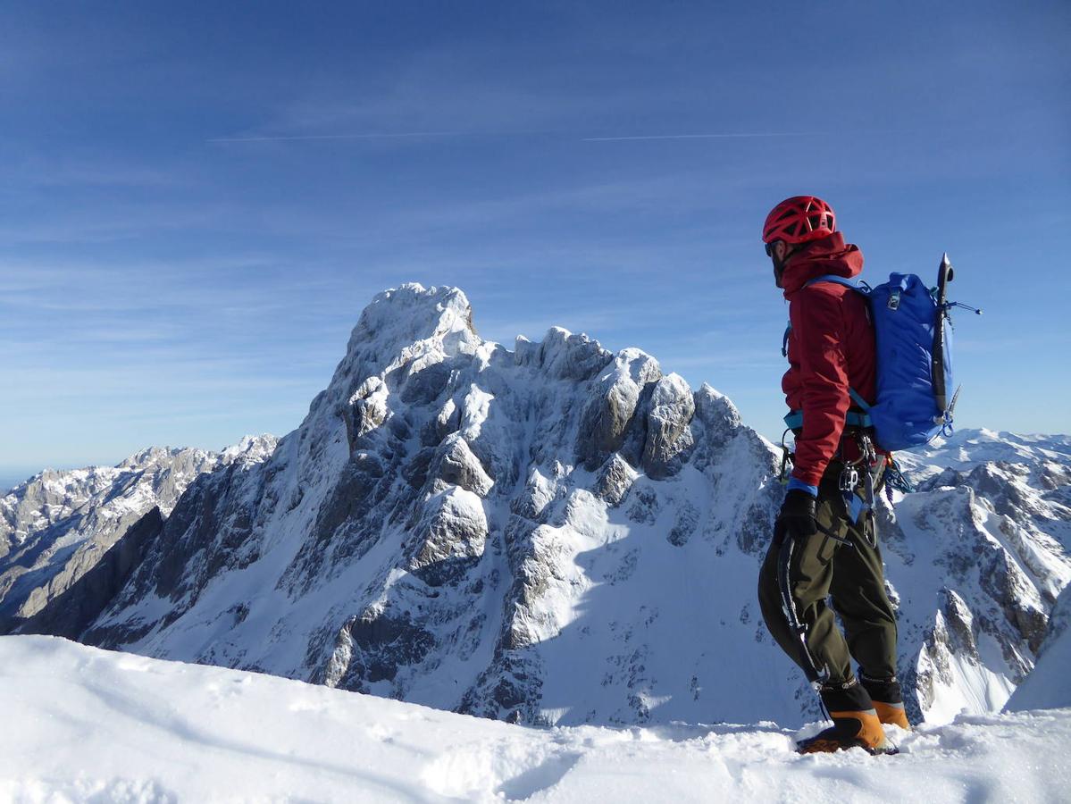 Desafío de nieve y hielo en la montaña asturiana