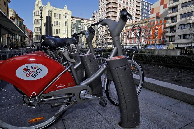 Críticas de Podemos, Foro y PP a que las bicis dejen de ser gratuitas