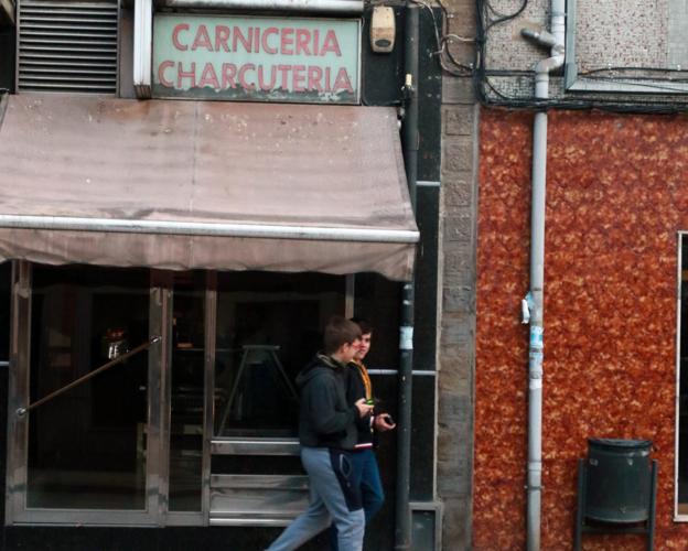 Roban productos de una carnicería de Blimea días antes de su inauguración