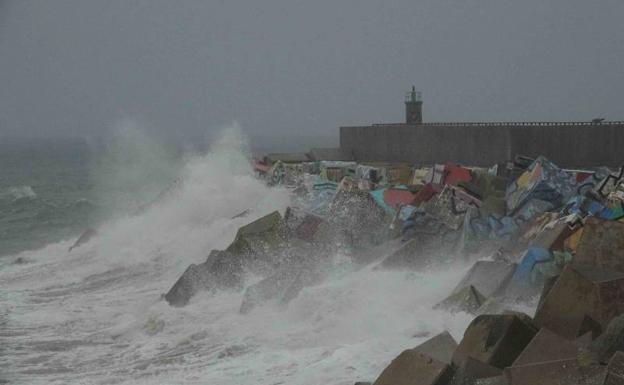 Asturias, en alerta por nieve y oleaje ante un nuevo azote del temporal