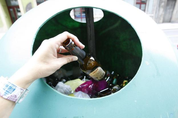Una inversión de 426.000 euros para lograr al menos un 50% de reciclaje doméstico