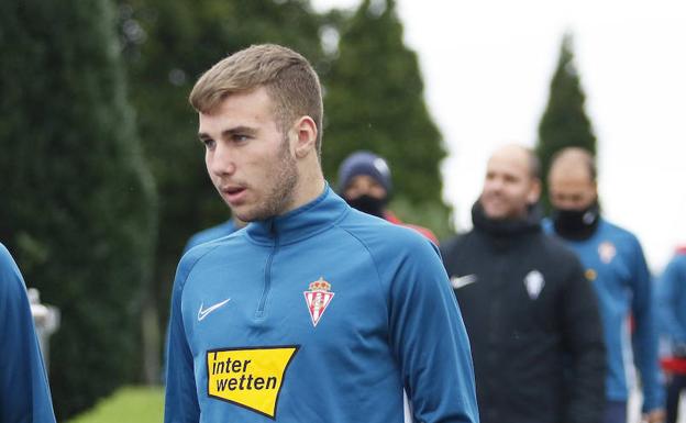 Sporting | César García: «Subir con el primer equipo es un sueño desde pequeño»