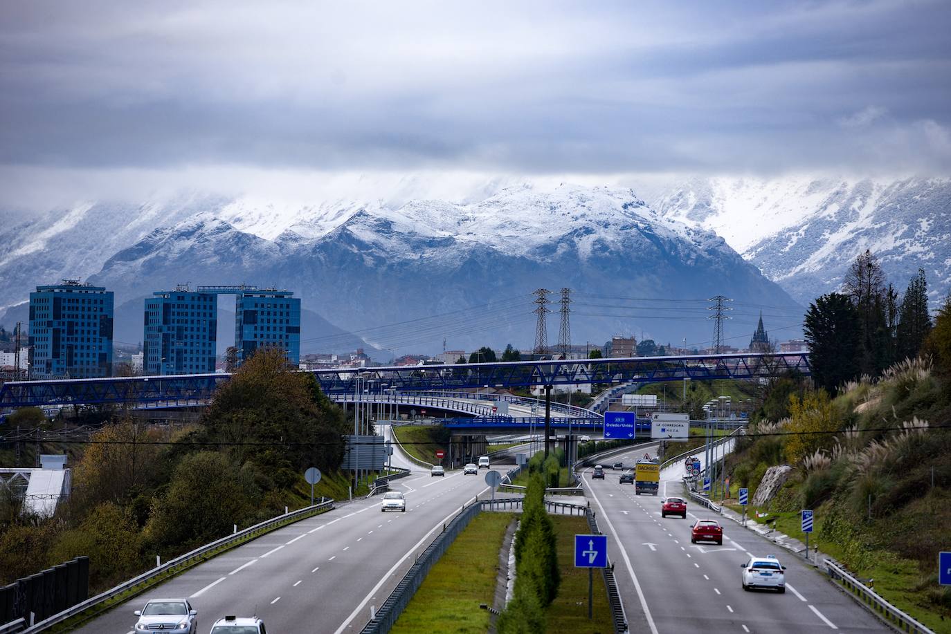 Los ríos se desbordan: carreteras cortadas y campos anegados