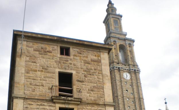 Granda ve con «buenos ojos» una residencia de estudiantes en la Universidad Laboral