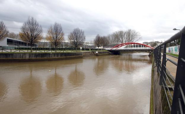 Aurelio Martín defiende que el cierre del anillo navegable del Piles «es una decisión técnica»