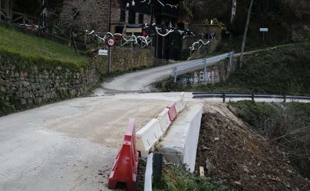 Reabre con un carril la carretera que une Sotrondio y Figaredo