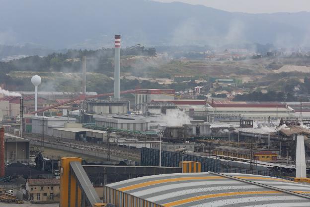 Los primeros resultados de la subasta eléctrica auguran una debacle para la gran industria