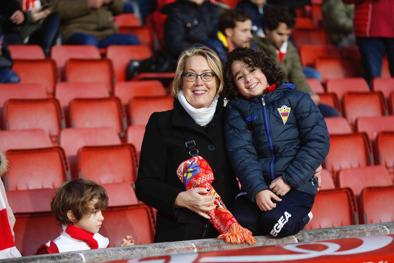 ¿Estuviste en el Sporting-Extremadura? Búscate (I)