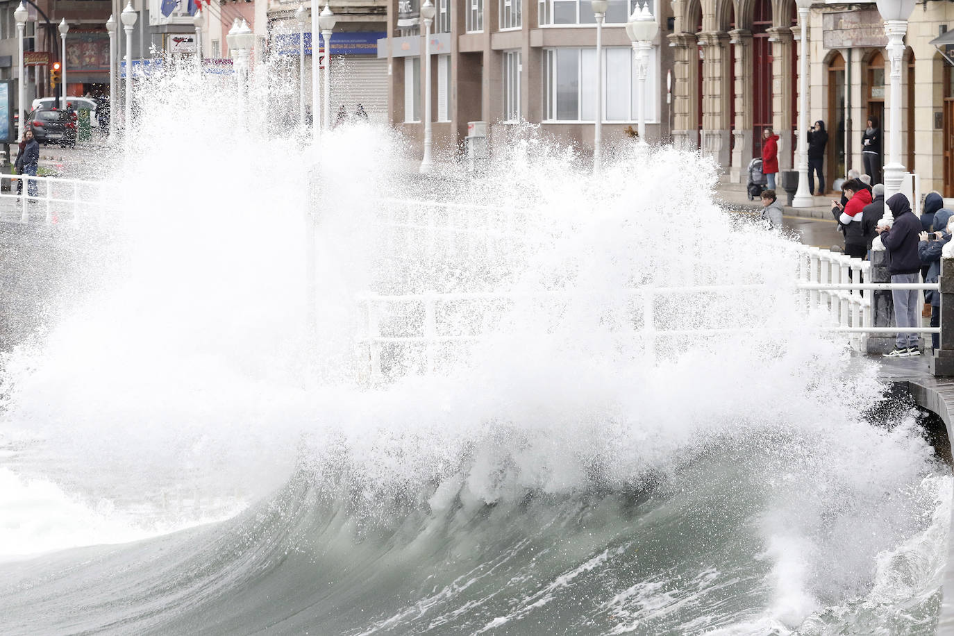 Las imágenes que deja el fuerte temporal en Asturias