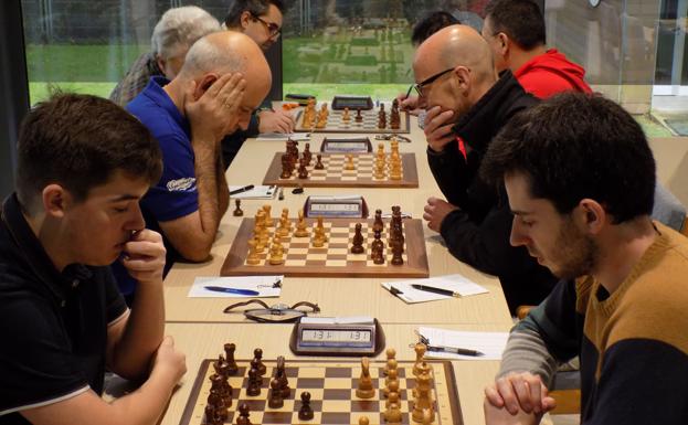 Oviedo 93 y Pablo Morán, finalistas de la Copa de Asturias de ajedrez