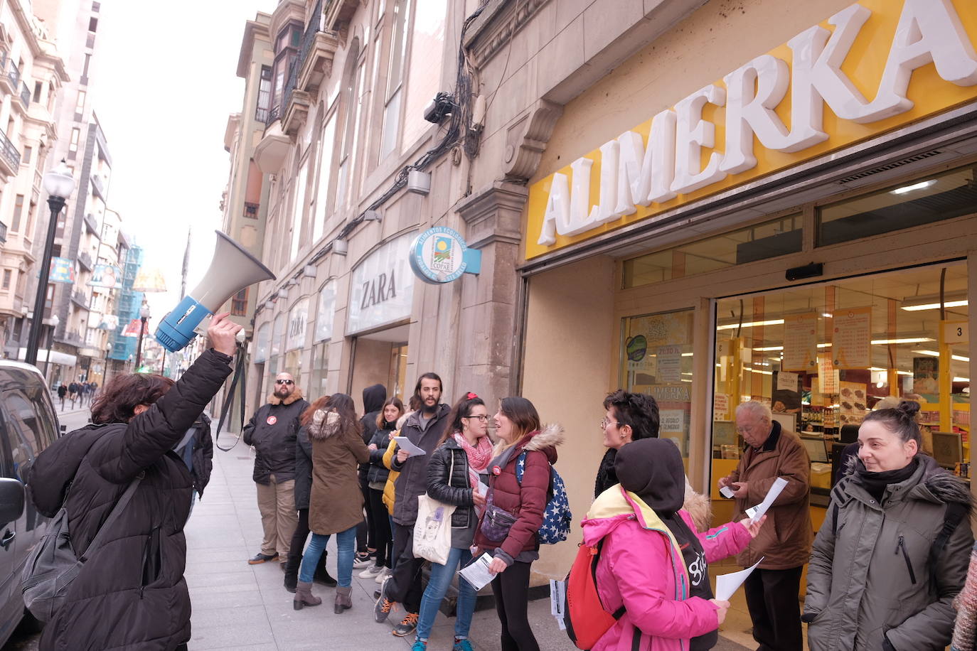 Fade califica de «poco responsable» la huelga de supermercados en Asturias