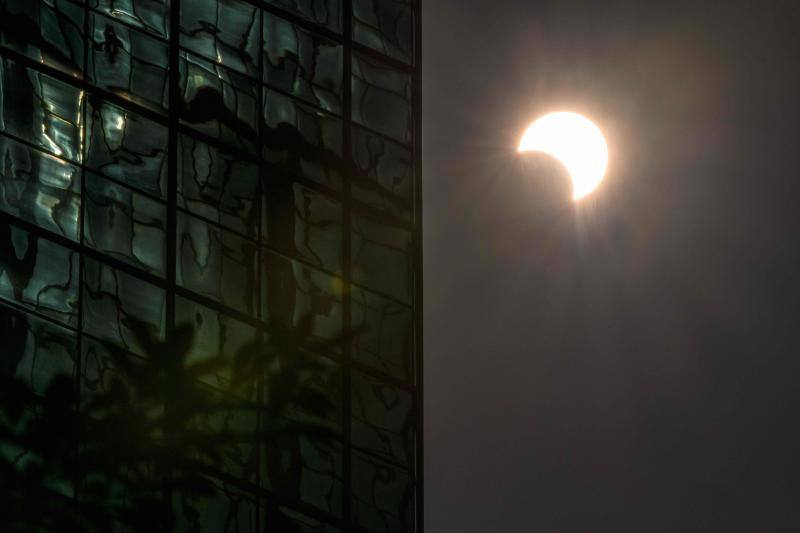 Las extraordinarias imágenes que deja el eclipse solar anular