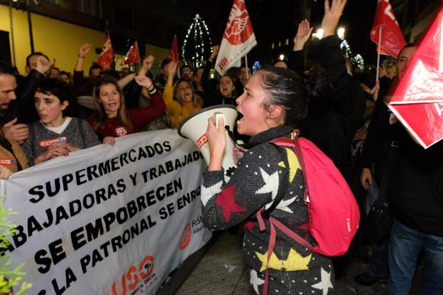 El Principado llama al diálogo para evitar más paros en los supermercados