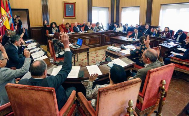 León aprueba por mayoría pedir la independencia de Castilla