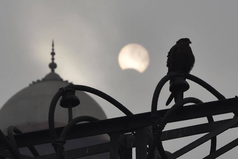 Un inusual eclipse 'anillo de fuego' para cerrar el año