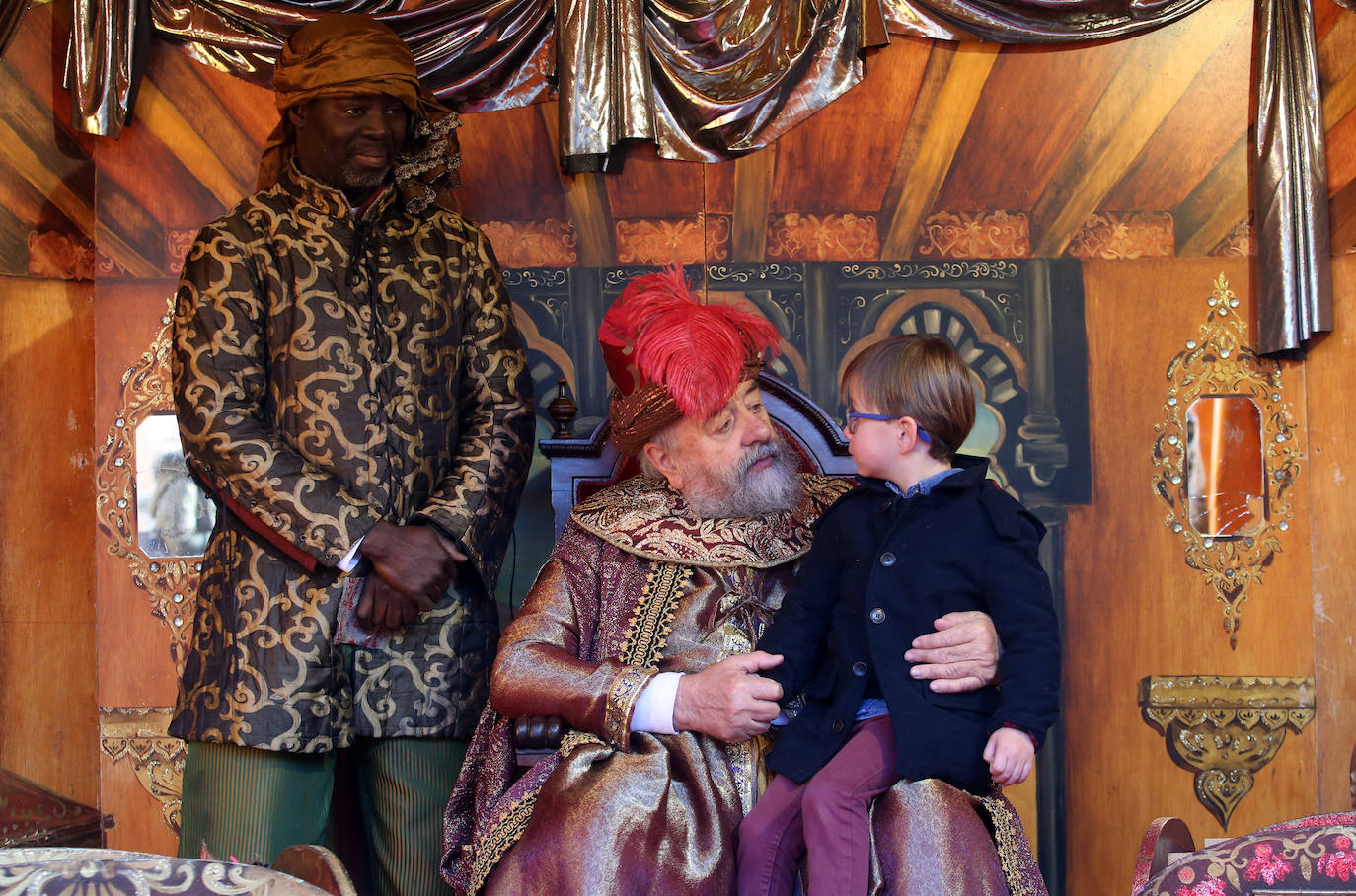 El Príncipe Aliatar recibe a los niños de Oviedo