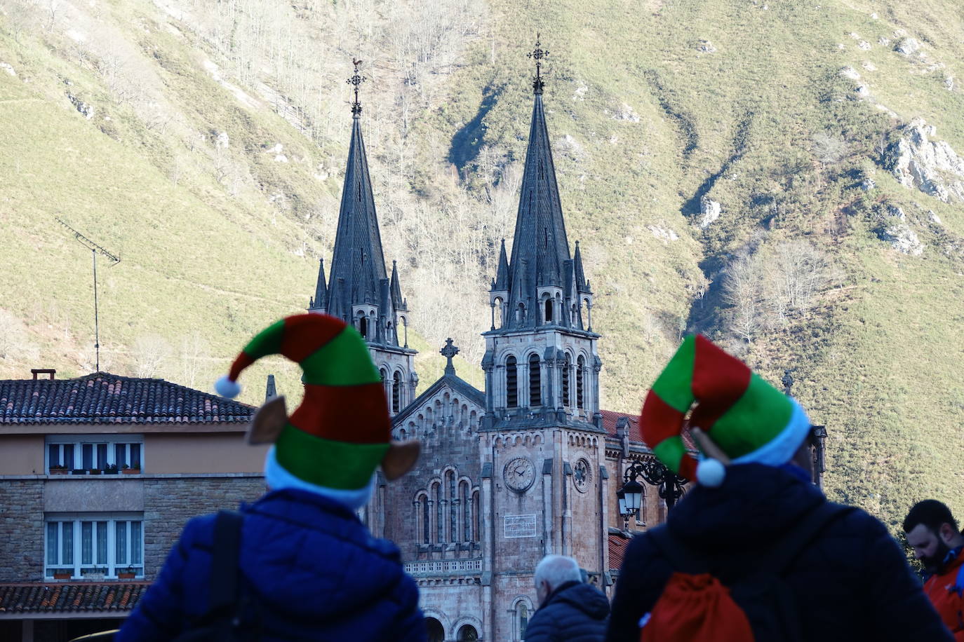 Setecientas personas se suman a la quinta Ruta del Rey Mago de Covadonga