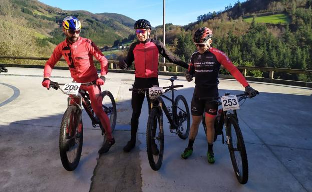 Taramundi pedalea en su San Silvestre