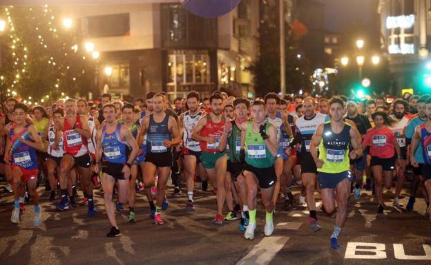 Alejandro Onís y Paula González se coronan en la San Silvestre de Oviedo