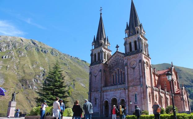 Diez rutas integran el programa 'De itinerarios por el patrimonio' de Asturias