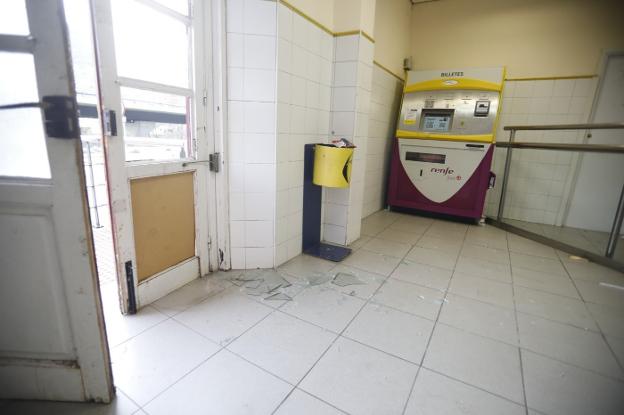 «Tengo miedo a bajarme del tren en la parada de Sotrondio por el botellón»