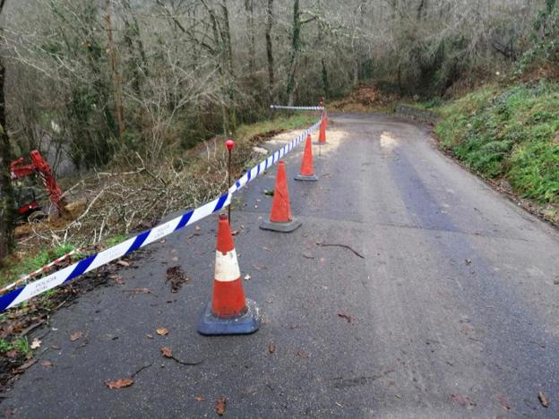 La carretera de Quintueles a Gijón seguirá cortada hasta el martes