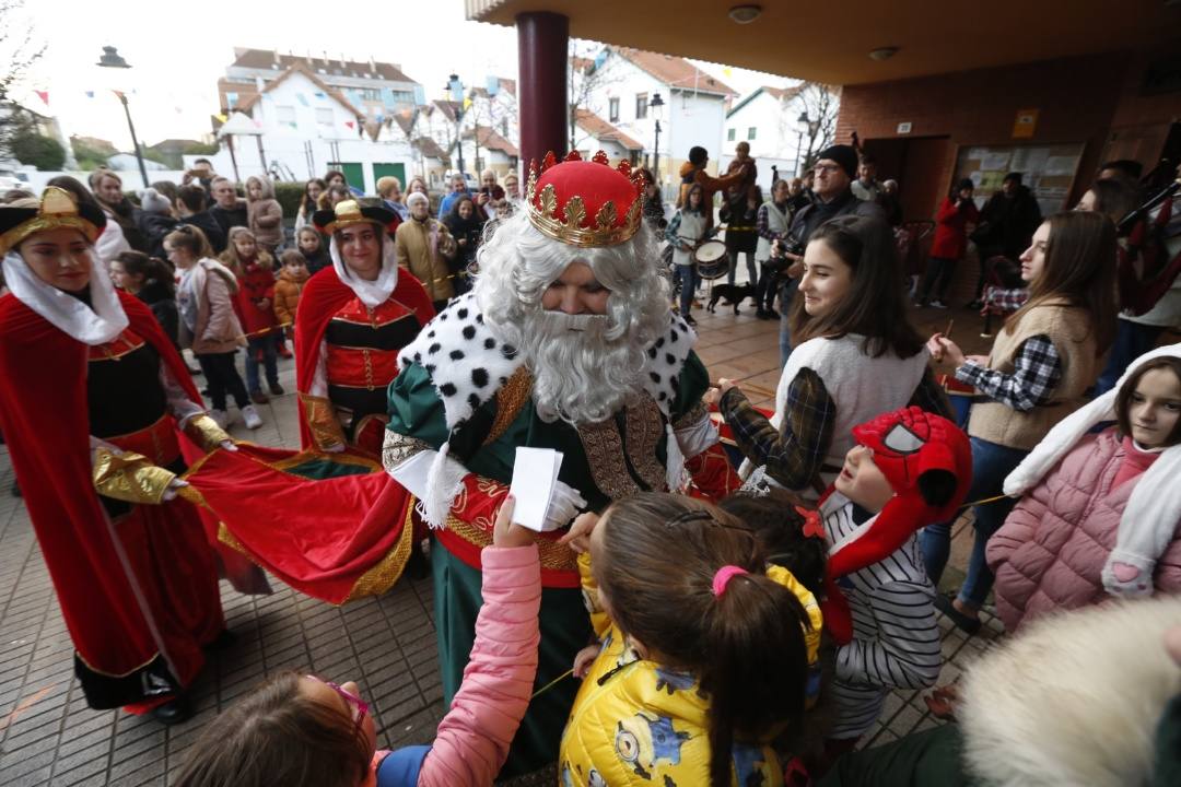 Visita anticipada de los Reyes Magos a El Coto