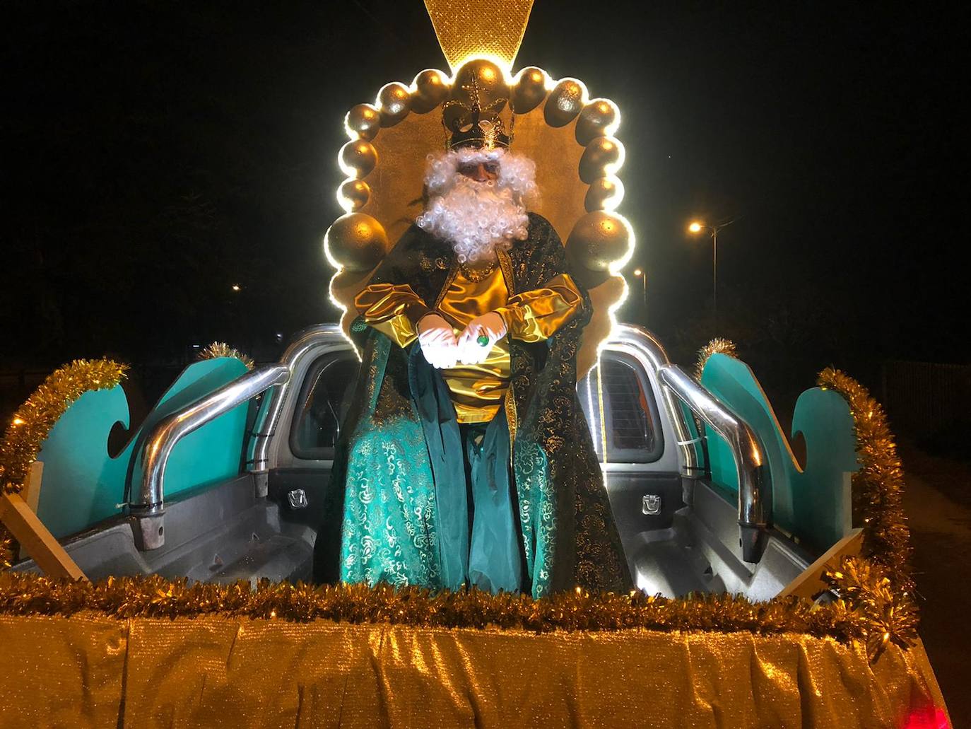 Los Reyes Magos desbordan de alegría el oriente de Asturias