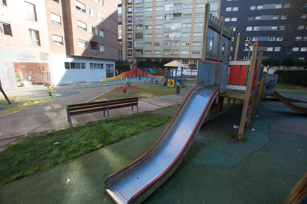 El Ayuntamiento de Avilés invertirá casi 270.000 euros en renovar y ampliar parques infantiles