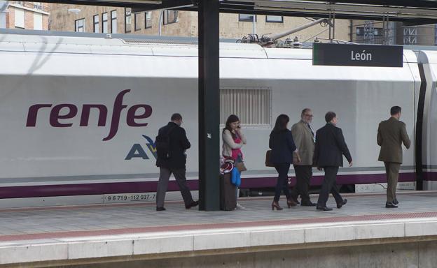 El alcalde de León exige que se mantenga el AVE a Madrid y pide reunirse con la dirección de Renfe