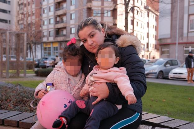 «Me quieren desahuciar, soy madre soltera y no tengo a dónde ir»