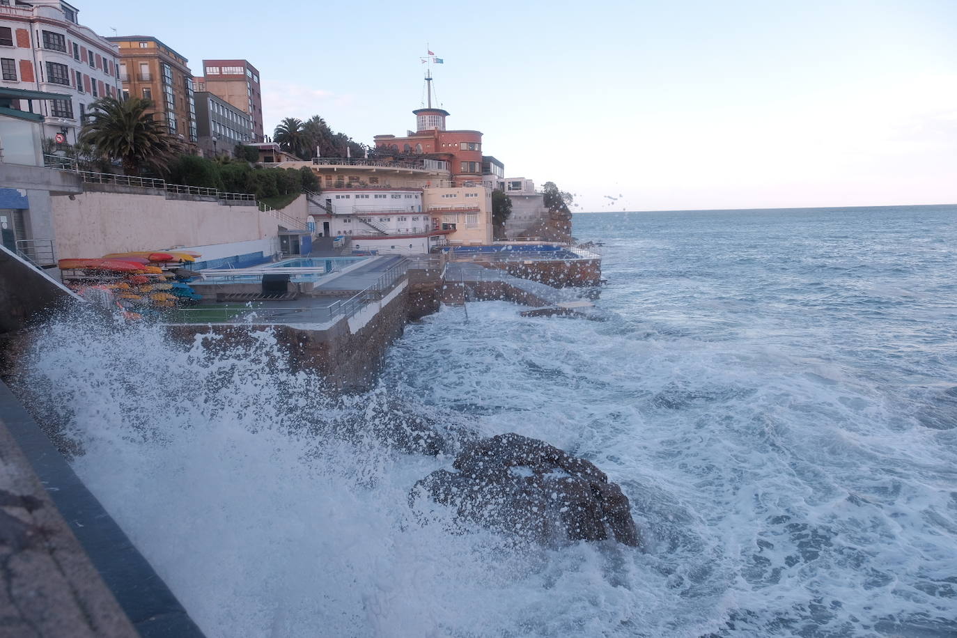 Asturias, en alerta naranja por fenómenos costeros