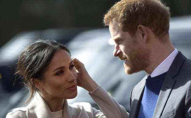 El príncipe Harry y Meghan Markel no avisaron a la Reina antes de anunciar su 'ruptura' con la Familia Real