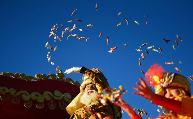 Tornillos, puntas o candados: los regalos de la Cabalgata de Reyes en Utrera