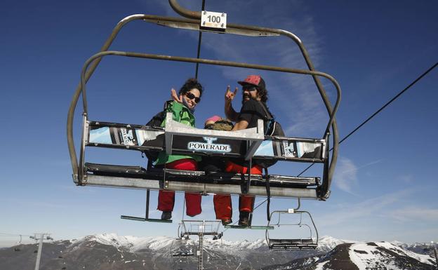 Más de 4.000 deportistas acuden este fin de semana a las pistas asturianas