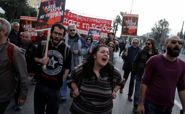 Protestas en las calles después de que Irán reconociese el derribo del avión: «Muéranse por esa vergüenza»