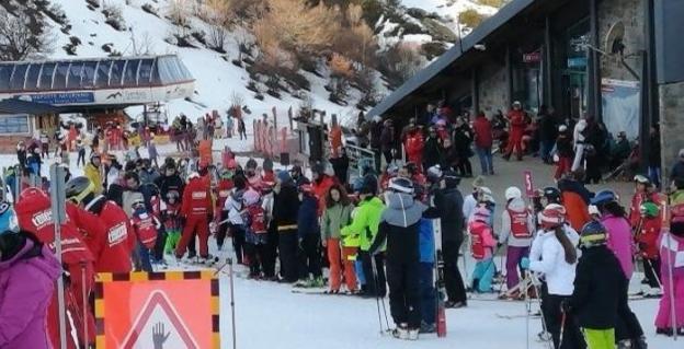 4.112 esquiadores disfrutaron en las estaciones asturianas el fin de semana