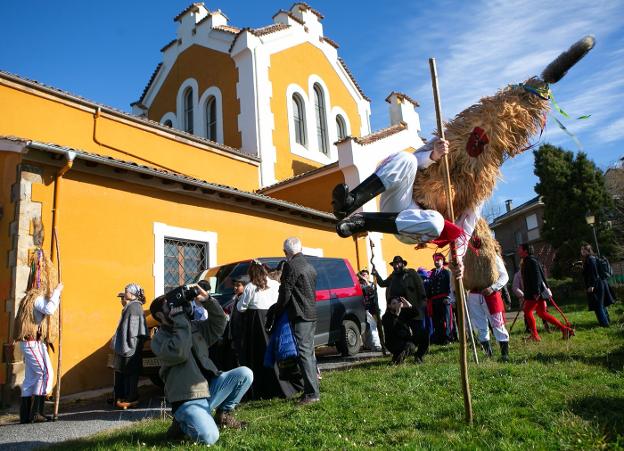 Sidros, comedies y crítica política