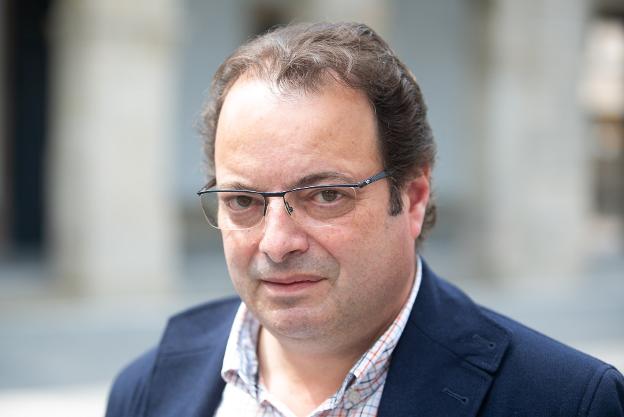 La cifra de asesores solicitados por los grupos de Siero supera el límite legal