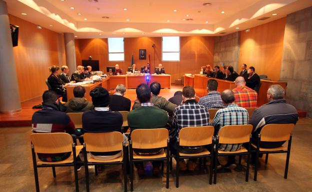 Ocho de los doce acusados de traficar con cocaína y hachís entre Galicia, Madrid y Asturias niegan los hechos