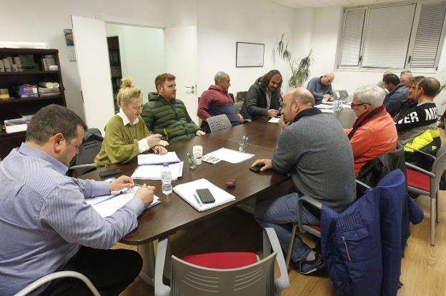 La flota cantábrica llega a un acuerdo con la francesa en el reparto del bocarte