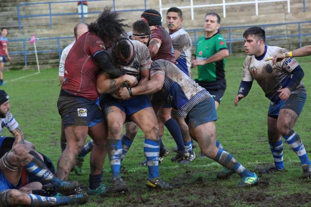 Tomás Court lanza al Pasek Belenos