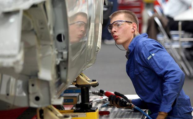 ¿Cuándo llevar el coche al taller? Estos son los síntomas claros