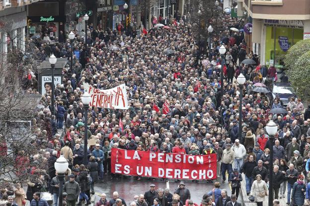 El gasto en pensiones en Asturias supera por primera vez los 5.000 millones al año