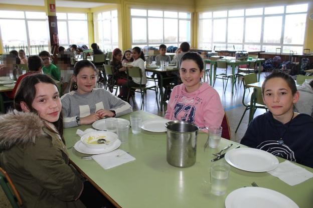 Más fruta y verdura para los escolares del colegio Príncipe de Asturias de Tapia