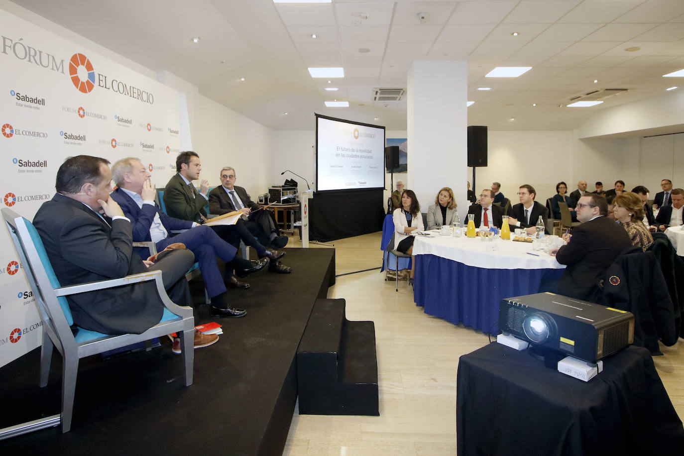Debate sobre el futuro de la movilidad en las ciudades asturianas