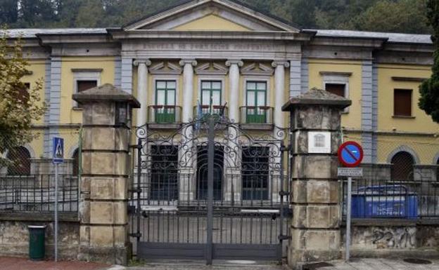 Roban «varios miles de euros» de los viajes de estudio del instituto de Trubia
