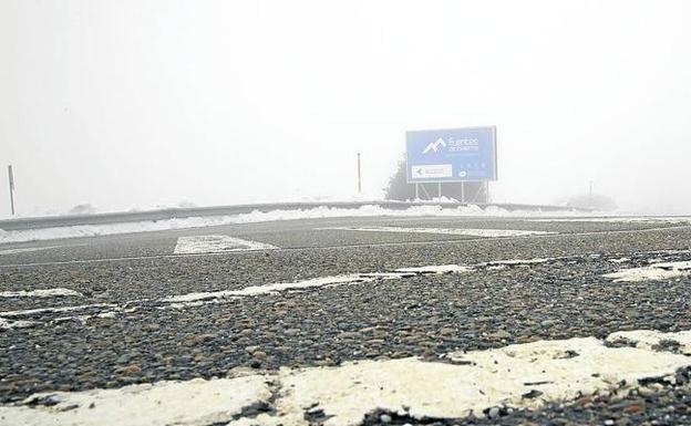 La carretera de San Isidro, trece kilómetros de riesgo