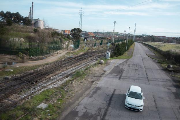 El plan de usos del suelo de las baterías incluirá accesos al puerto por tren y carretera