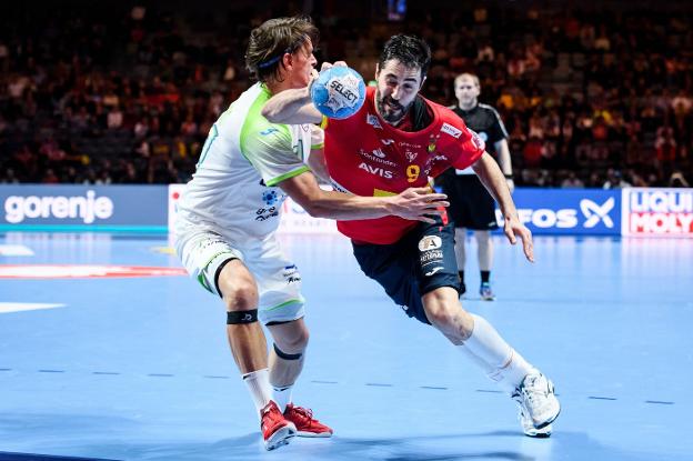 Entrerríos guía a España a la final